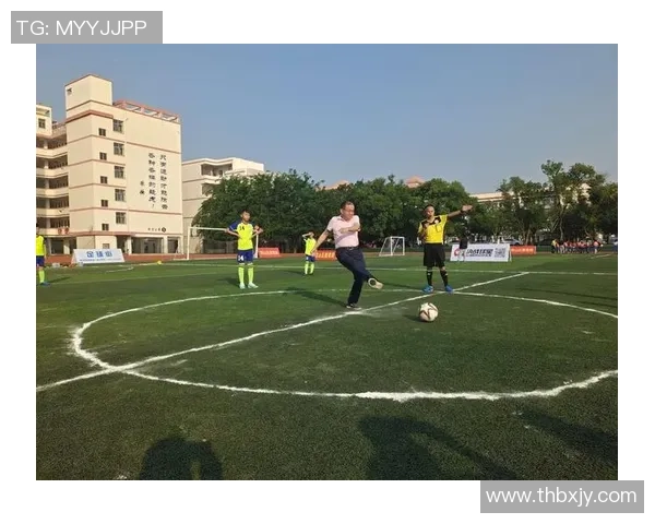 长袜足球的魅力与技巧探讨让我们一起领略这项运动的独特风采与乐趣 长袜足球的魅力与技巧探讨让我们一起领略这项运动的独特风采与乐趣